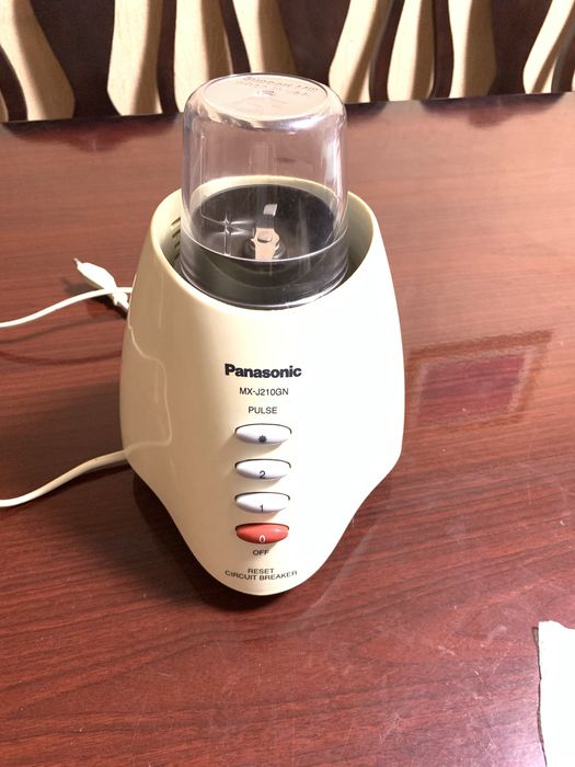 Продается Соковыжималка от Arshia кофемолка от Panasonic