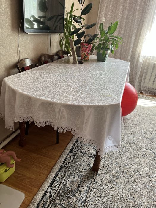 Продам хороший стол, состояние хорошее.
