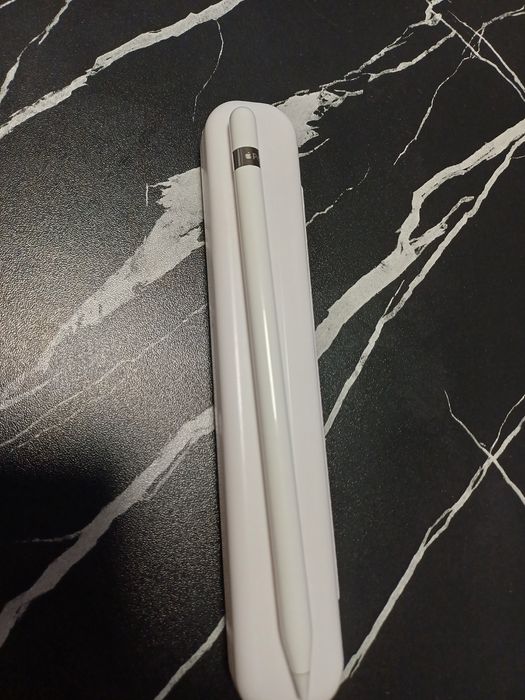 Apple pencil alb