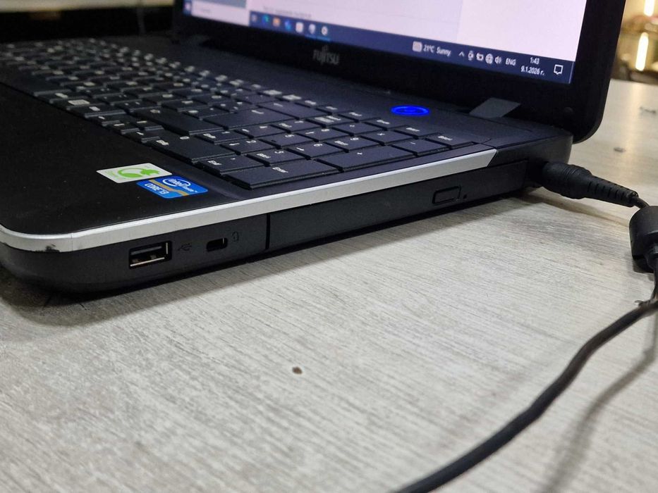 Лаптоп Fujitsu Lifebook A512 / 8GB RAM / 512HDD / i3-3110M