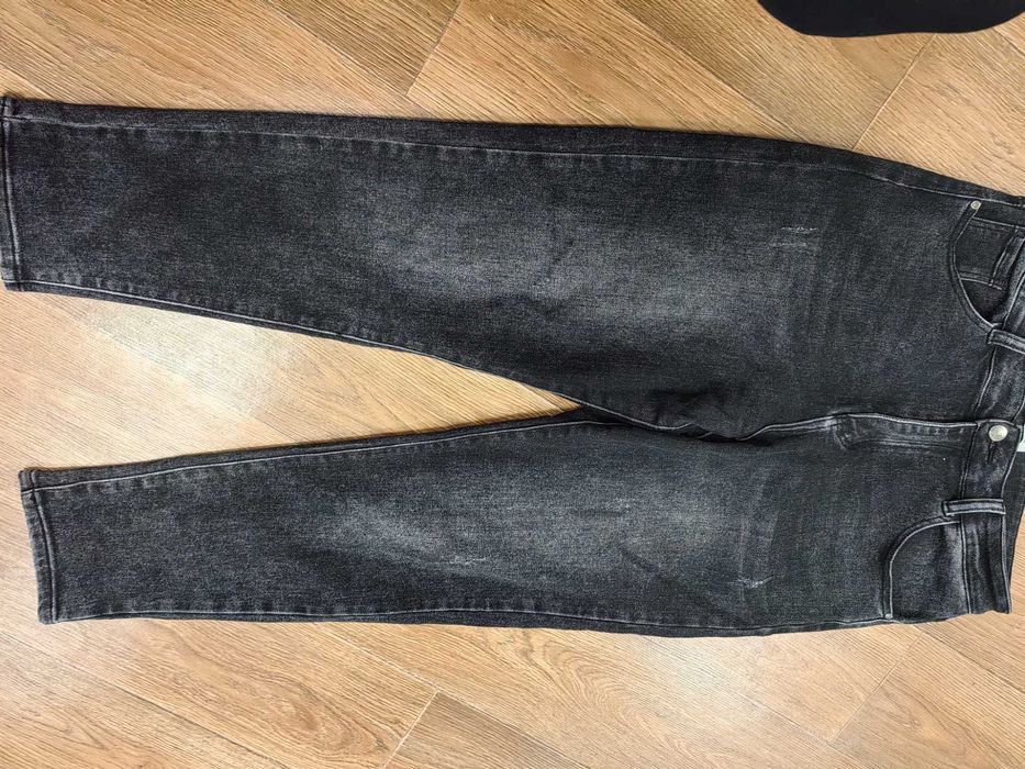 Дамски дънки размер 30.