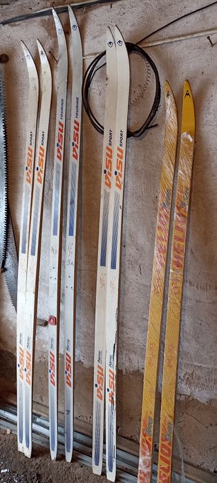 Лыжи деревянные продам недорого