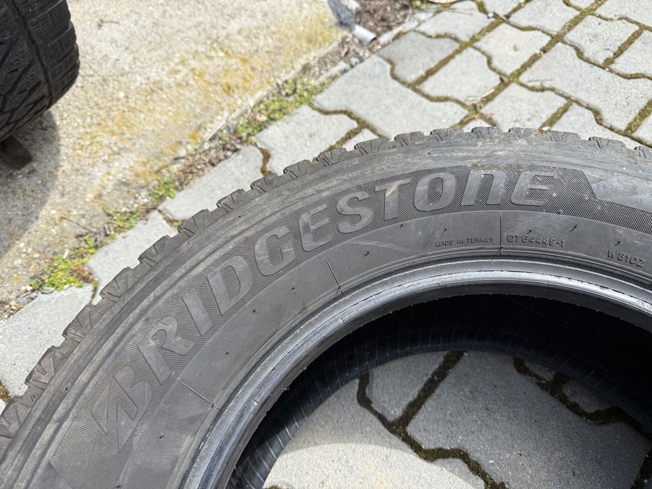 2бр. ТОВАРНИ Зимни Гуми 235/65R/16C -BRIDGESTONE- DOT:1917, 5.2мм. *50€ за 2бр.*