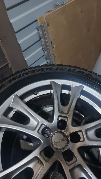 Продам комплект резины с дисками