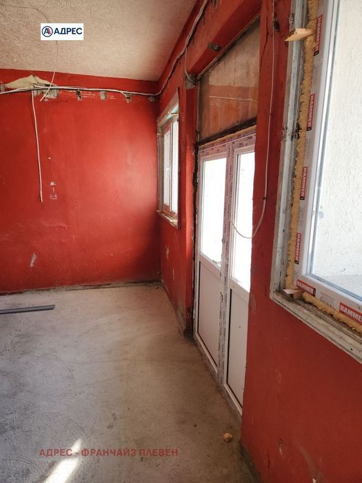 Продава се Къща в Никопол - 224 кв.м за 102 €/кв.м - Снимка #2