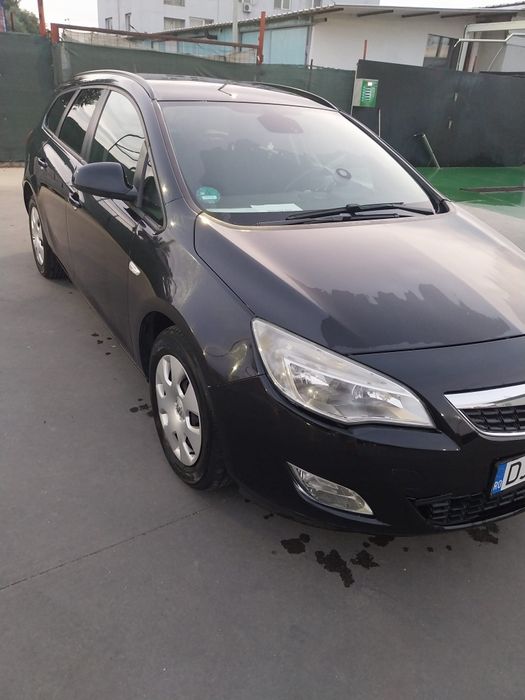 Opel Astra j 2011