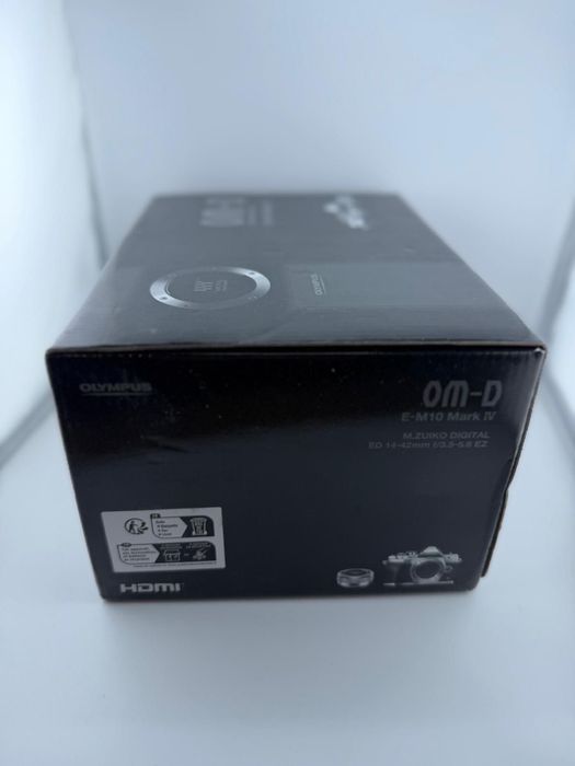 Olympus OM-D E-M10 Mark IV Kit cu Obiectiv 14-42mm Silver, nou