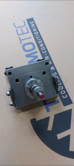 Шаблон за минификс комплект с фрезер 15мм. 
За минификс 34мм 
Има отво