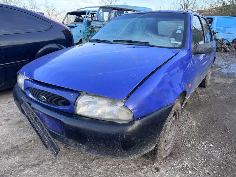 Ford fiesta 1998г. На части.