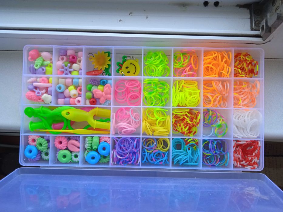 Наборы  бисера и резиночек б/у
