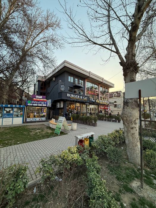 Продаётся кв.на Вокзале около Саодат в 3х этажном новостройке