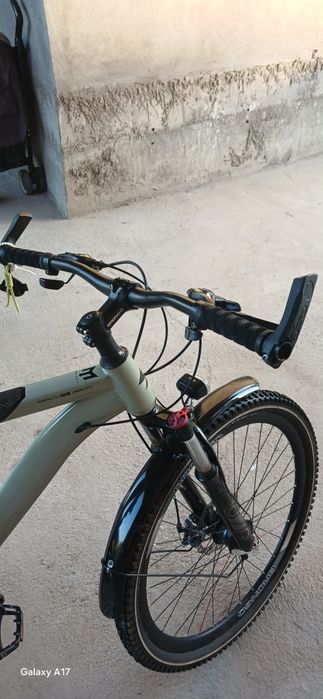 Drongo tog' velosipedi - juda yaxshi holatda, yangi shinalar + sovg'a