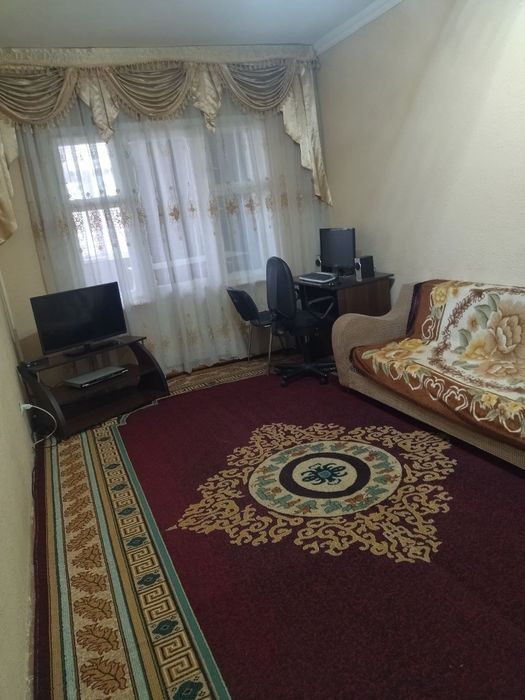 Yangiyolda 2 xonali dom sotiladi arintir Oaziz akva park roparasida