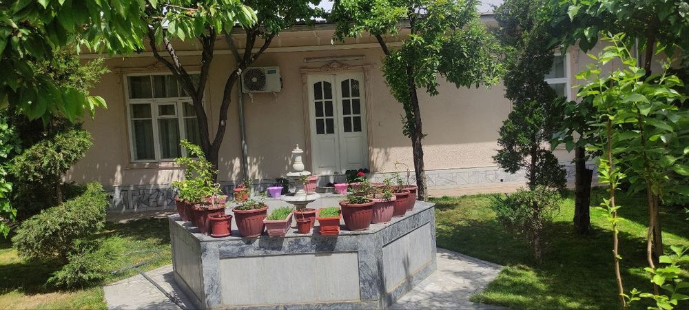 Истирохат шоир куча участок, Istiroxat shoir ko'cha uchastka hovli