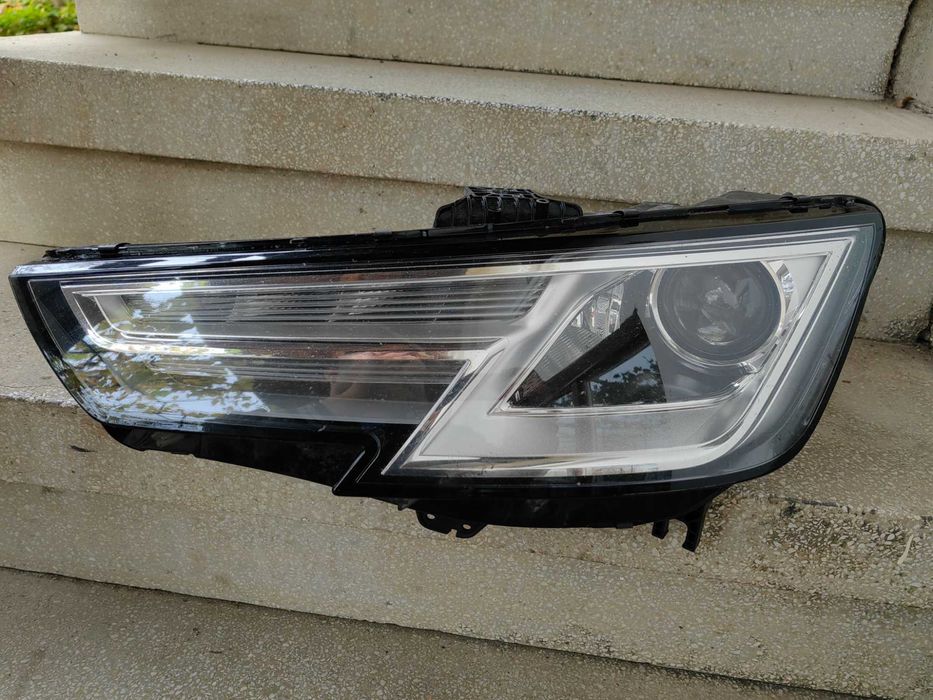 Фар Audi A4 B9 LED Bi-Xenon ляв / Фар Ауди А4 Б9 ксенон Оригинален