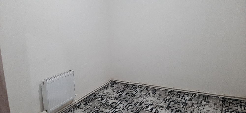 Romitan tumani markazida samiy bazarni yonida 3 xonali kvartira ijarag