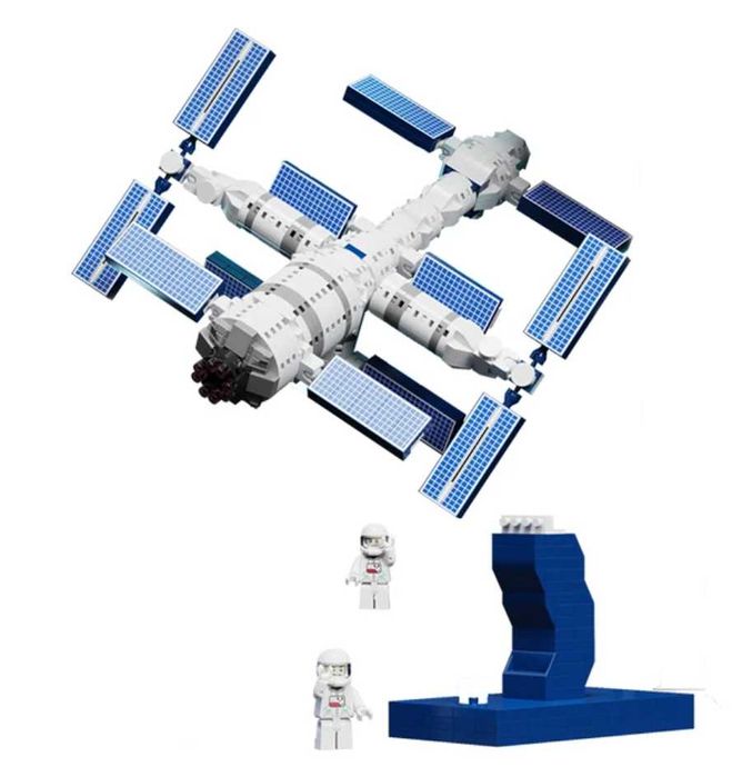 Два модела мини космически конструктори СОВАЛКА И САТЕЛИТ с над 745ч.