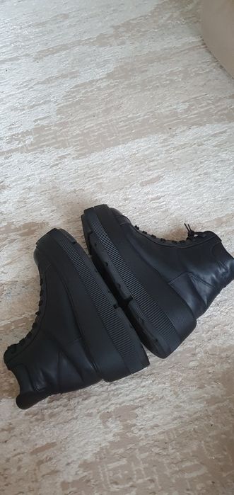 Ghete damă cu platformă