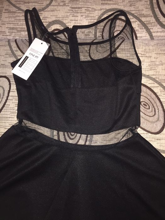 Rochie neagra, cu decupaje din plasă