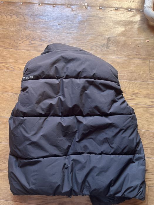 Жилетка Bershka.