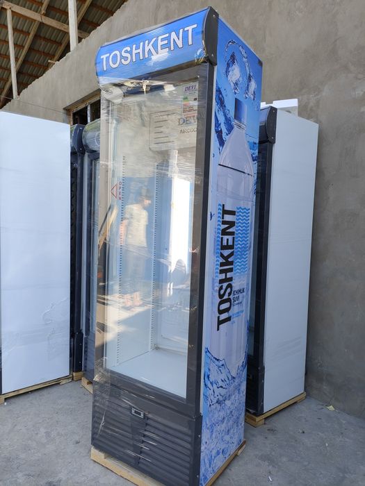 Продается витриный холодильник.