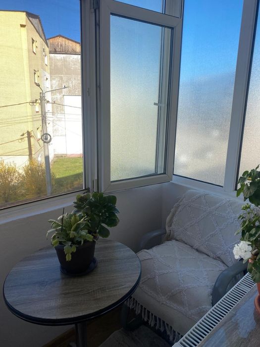 Închiriez apartament două camere