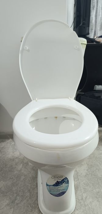 Продам унитаз в хорошем состоянии