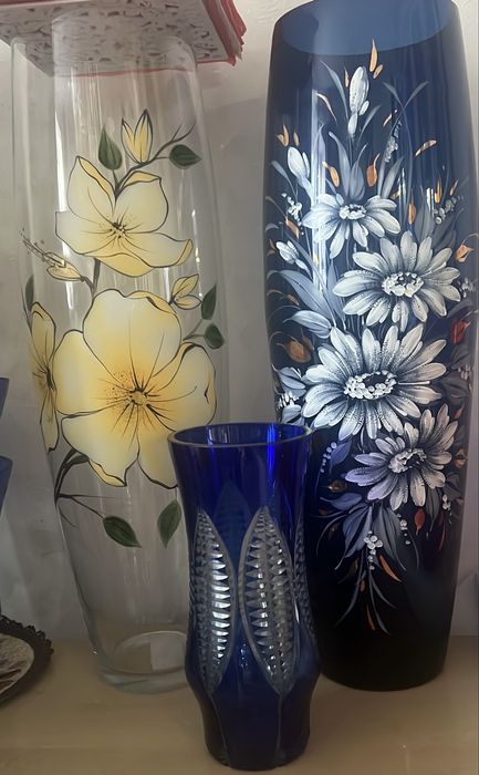 Ковер шерсть и посуда разная, вазы