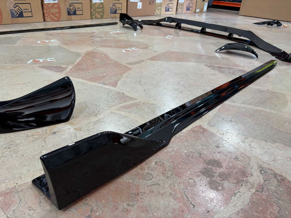 Aero Kit - BMW G05 2019+ MTech  Lip fata + Difuzor Spate + Lip Prag