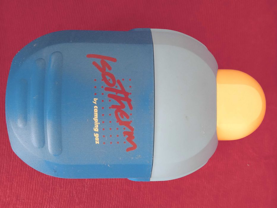 Туристически термос,,Izoterm,,Италия.Обем 1 л.Удароустойчив.Идеален.