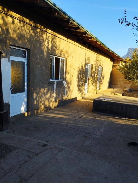 Hovli sotiladi narhi 500mln boʻlishi