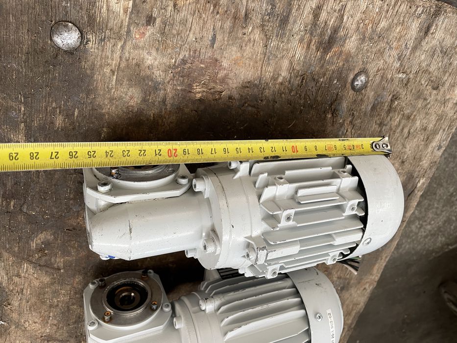 Мотор-редуктор/редуктори