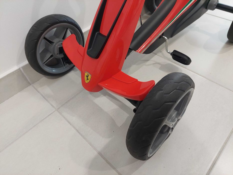 Cart cu pedale Ferrari