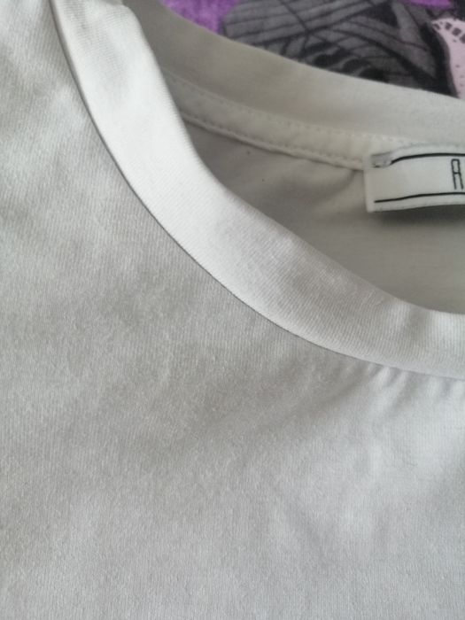 Бяла тениска  Алеса