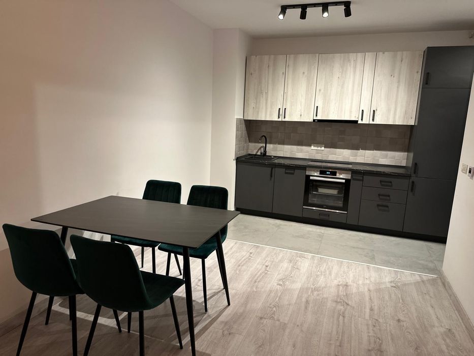 Inchiriez apartament Adora Park