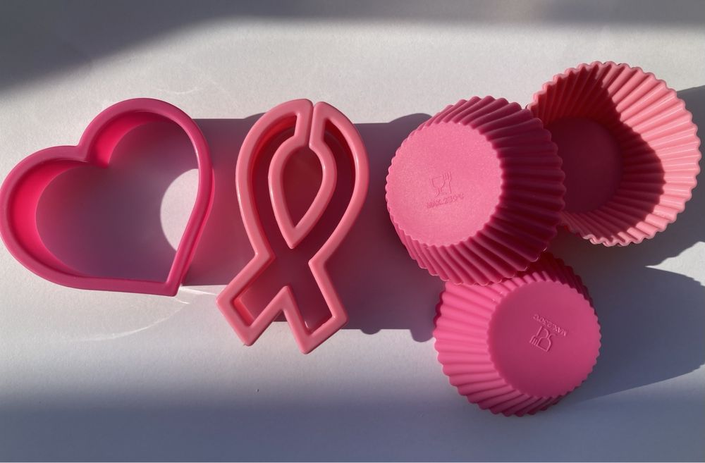 Set 8 forme copt briose/prajituri in forma de inimioara,fundita,Avon