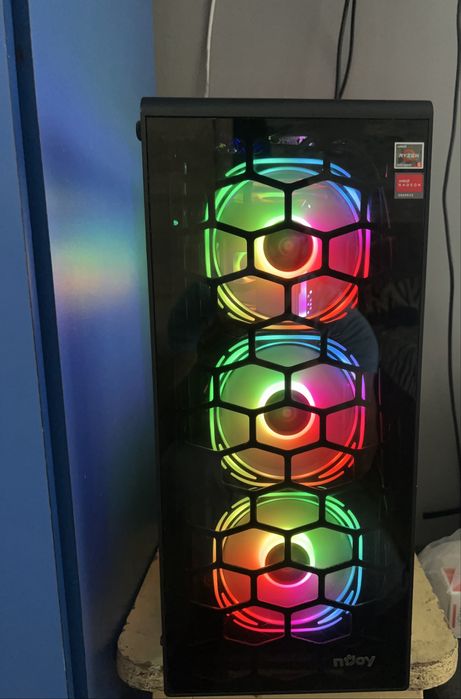 Vand/ Schimb PC Gaming nou