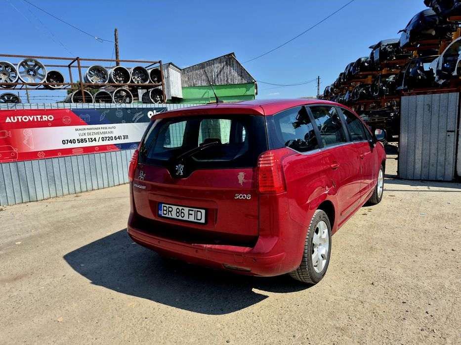 Peugeot 5008 an 2010 1.6 hdi 110cp trepte 7 locuri avariat