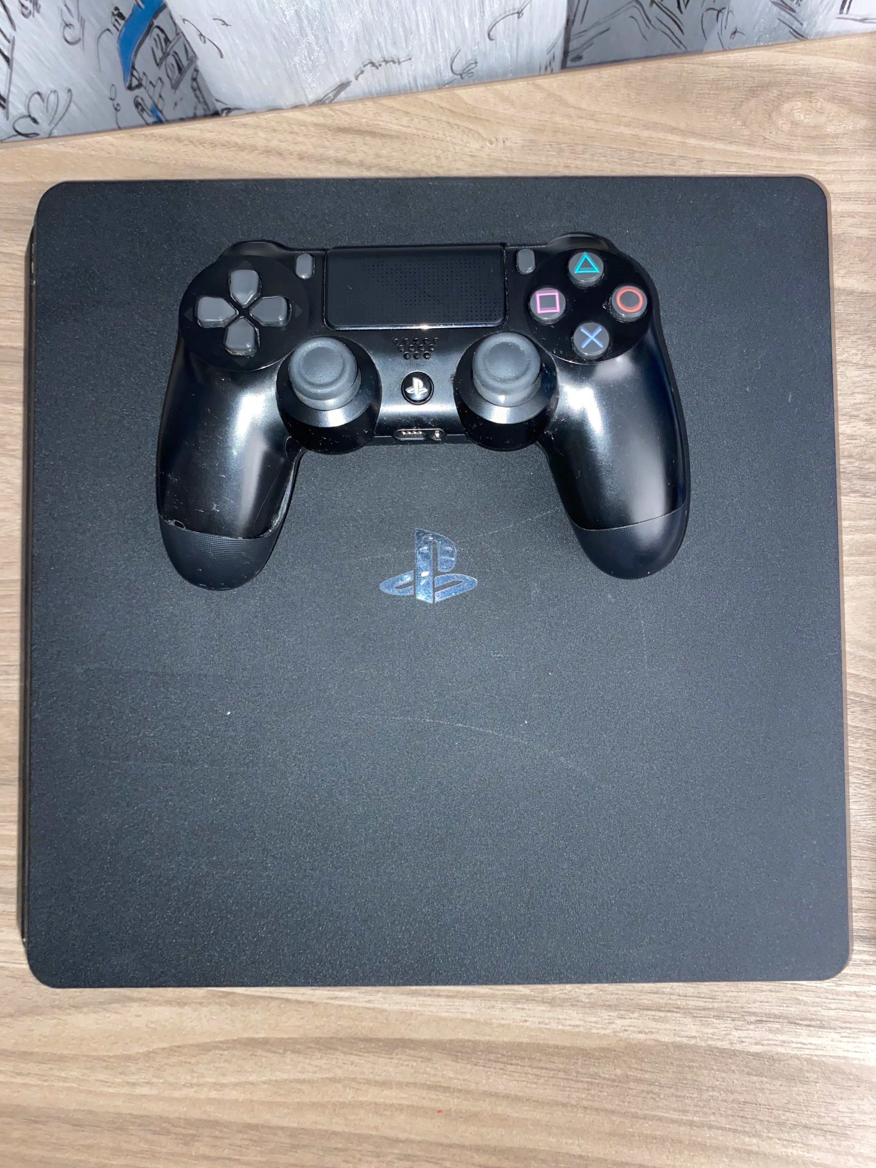 Consola PS4 Slim 512 GB second hand Iasi OLX.ro