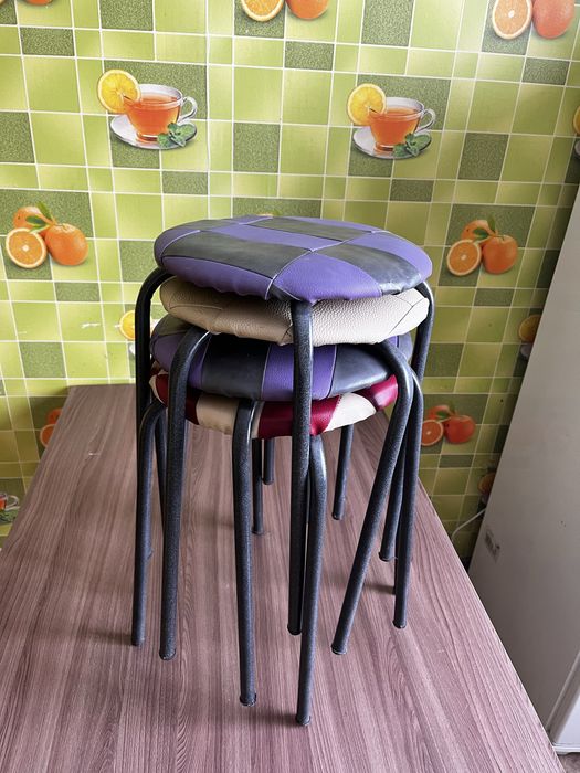 Стол кухонный со стульями