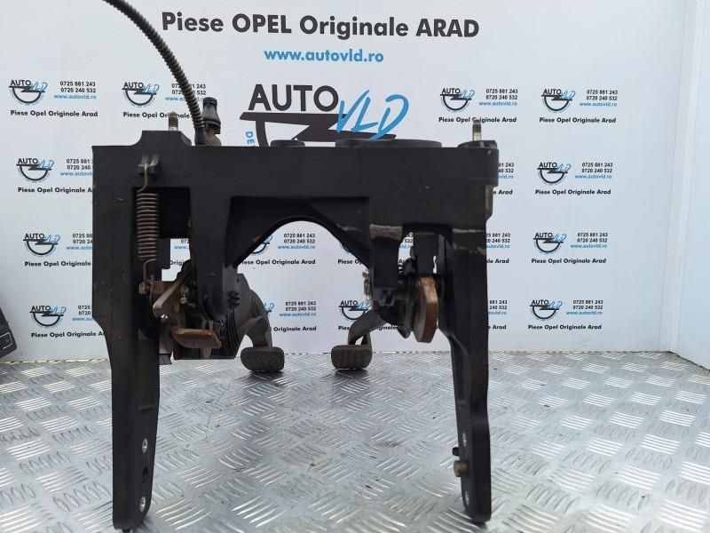 Pod pedalier ambreiaj si frana Opel Astra J facelift