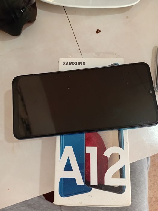 Продам Samsung Galaxy A12 в отличном состояние