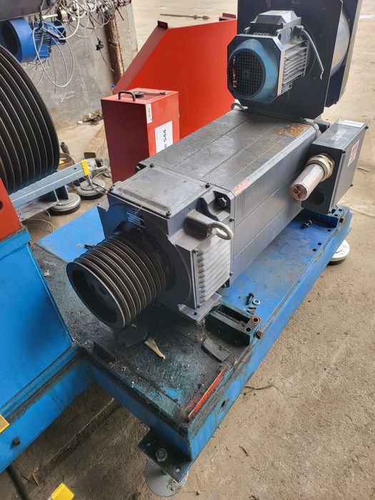 двигател с инвертор