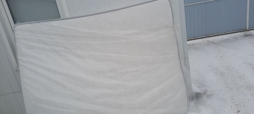 Продам матрас 1.6×2м