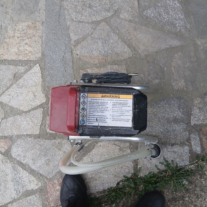 Машина за боядисване  на стени и тавани