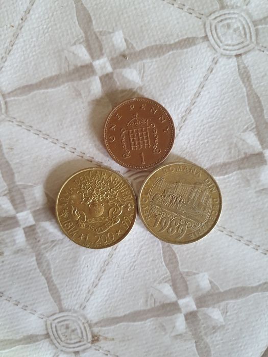 Vând monede de colectie
