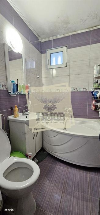 Apartament decomandat 3 camere Balcon zona Centrala