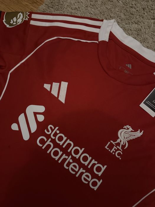 Tricou Isak liverpool