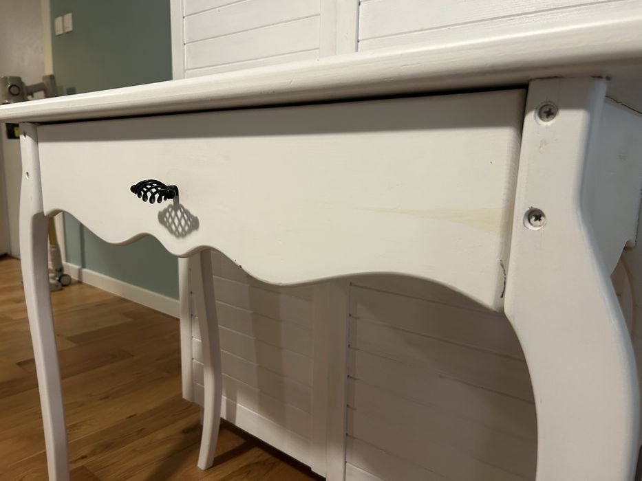 Дървена тоалетка бяла