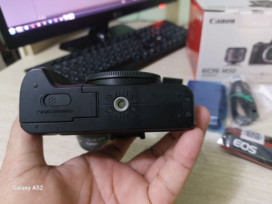 Canon m50  срочно